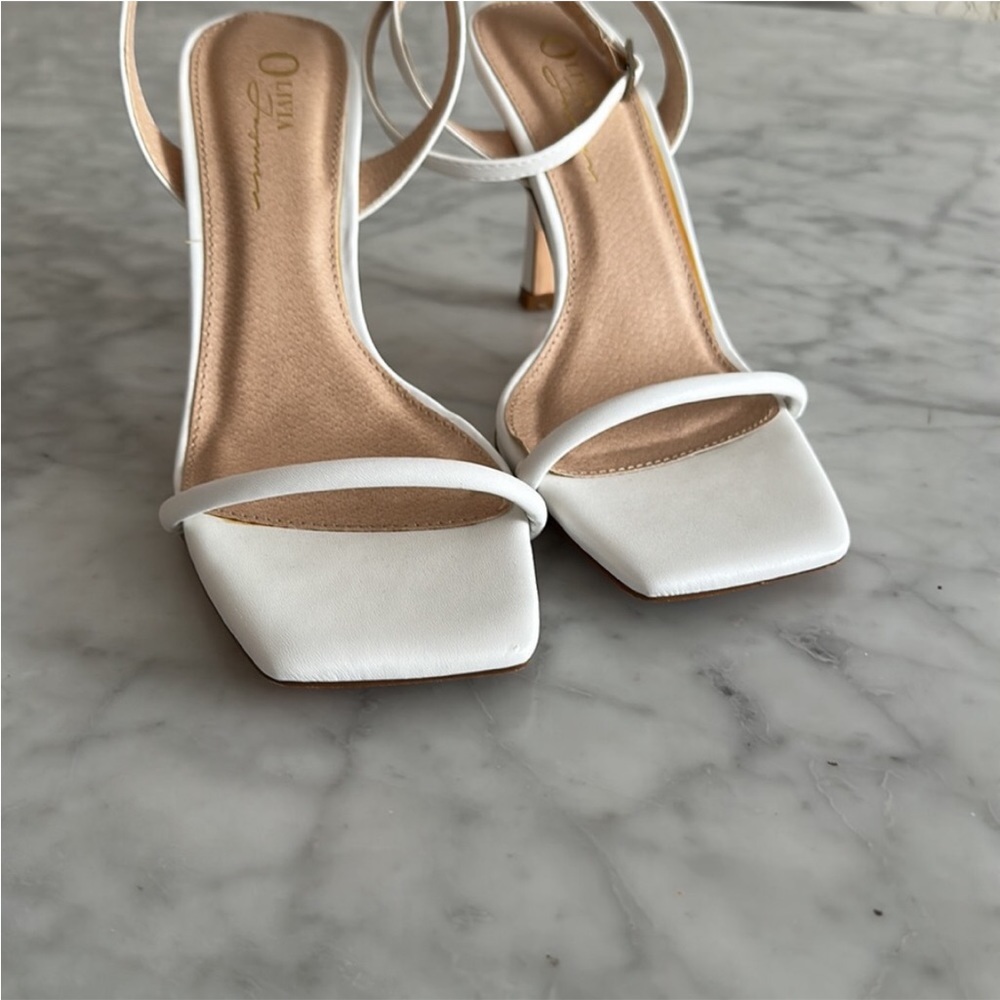 White heels- 7 1/2 - Picture 3 of 6